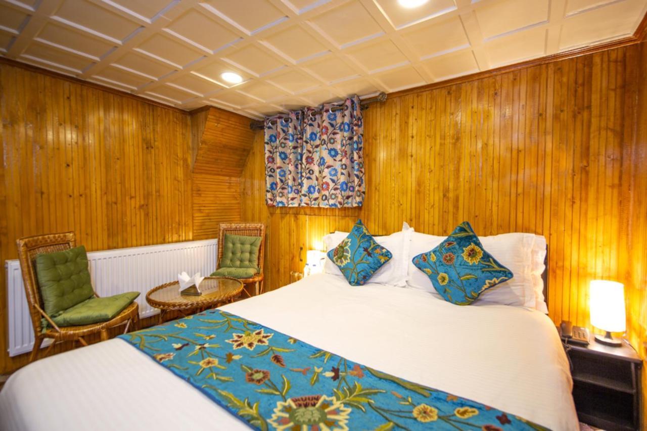 Gulmarg Ski Hill Resort Buitenkant foto