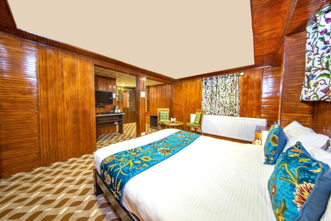 Gulmarg Ski Hill Resort Buitenkant foto