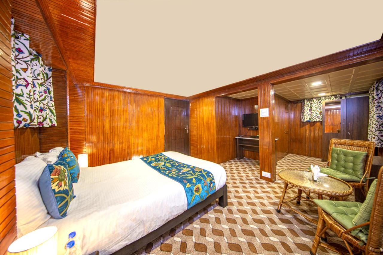 Gulmarg Ski Hill Resort Buitenkant foto