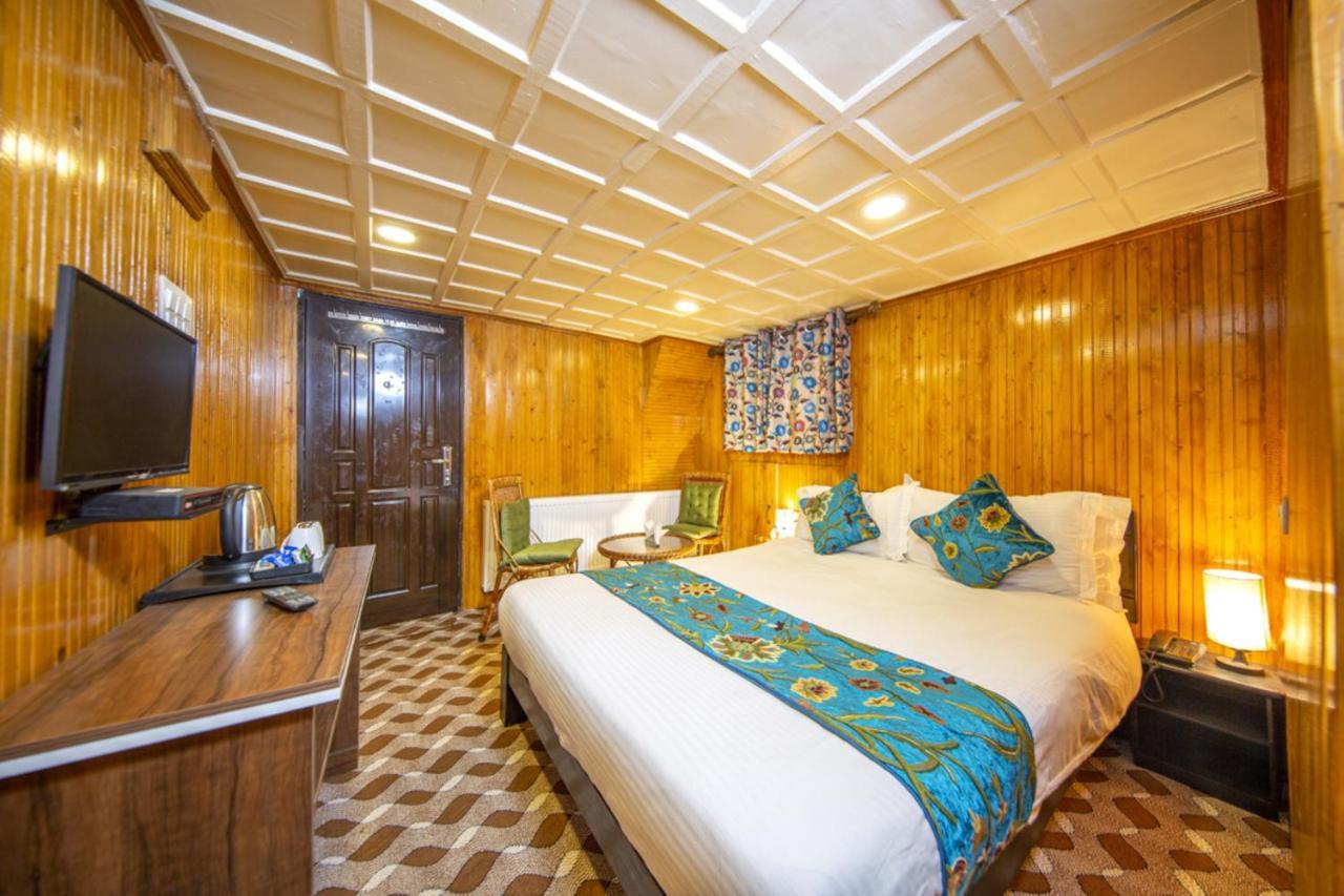 Gulmarg Ski Hill Resort Buitenkant foto