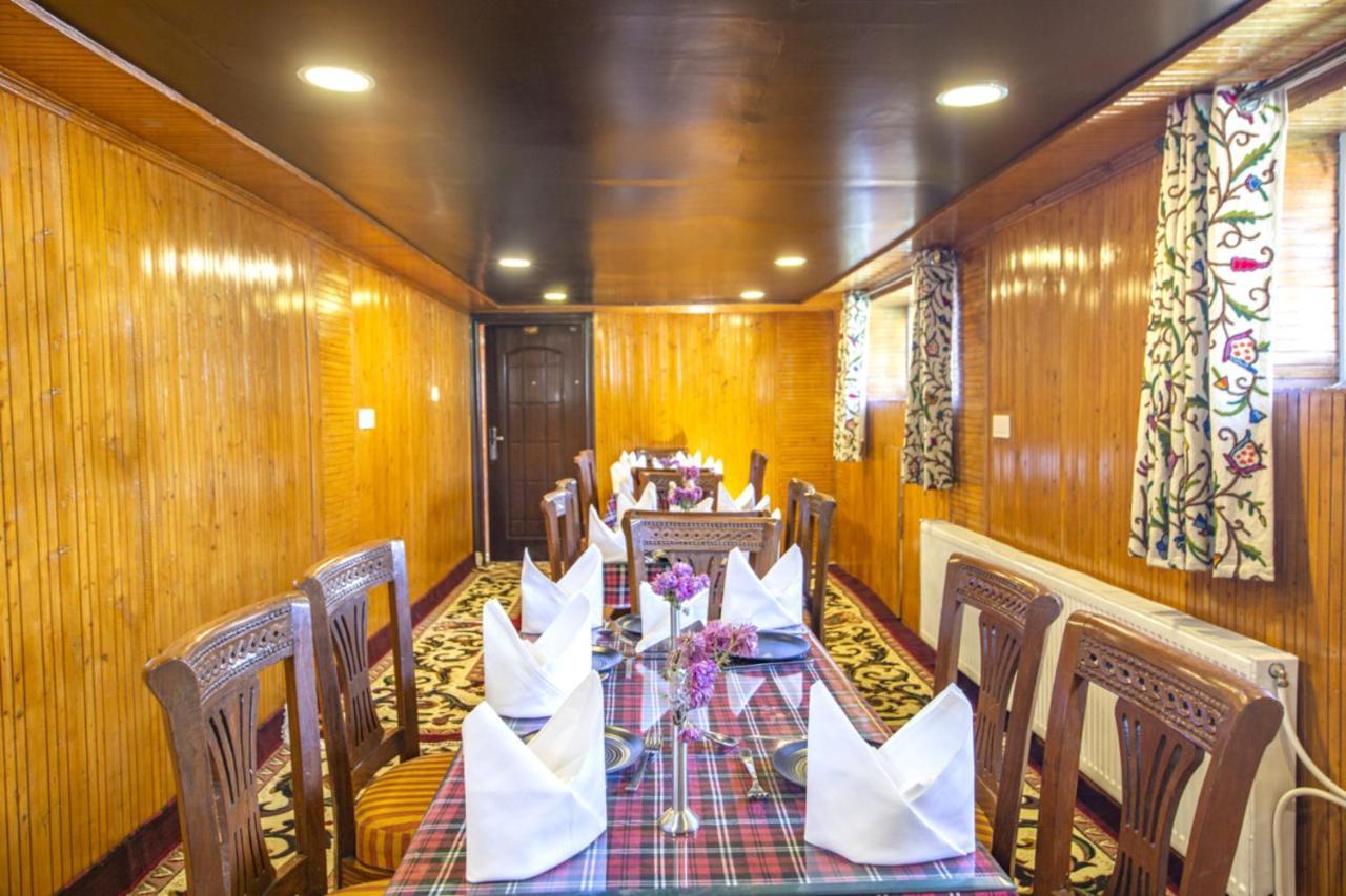 Gulmarg Ski Hill Resort Buitenkant foto