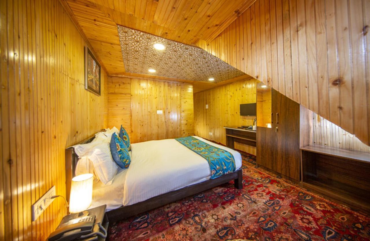 Gulmarg Ski Hill Resort Buitenkant foto