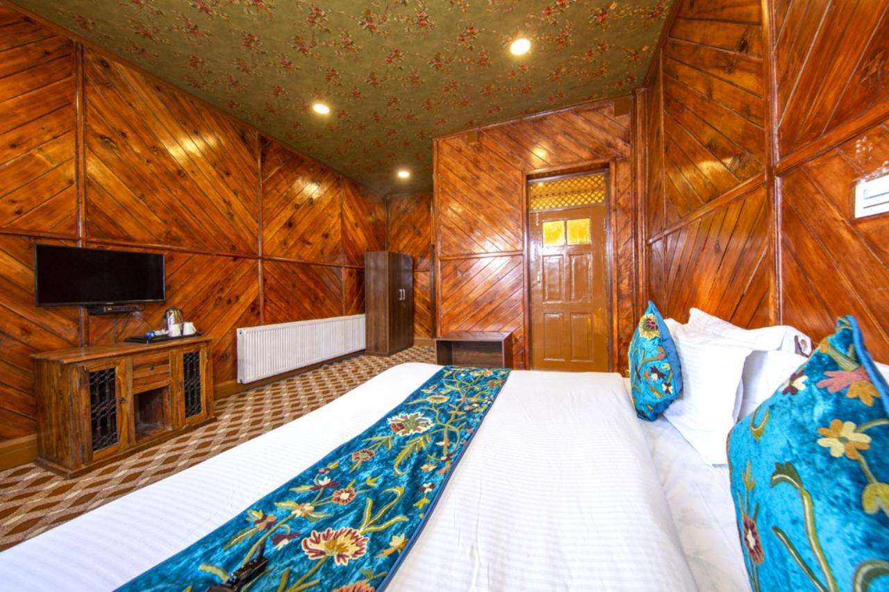 Gulmarg Ski Hill Resort Buitenkant foto
