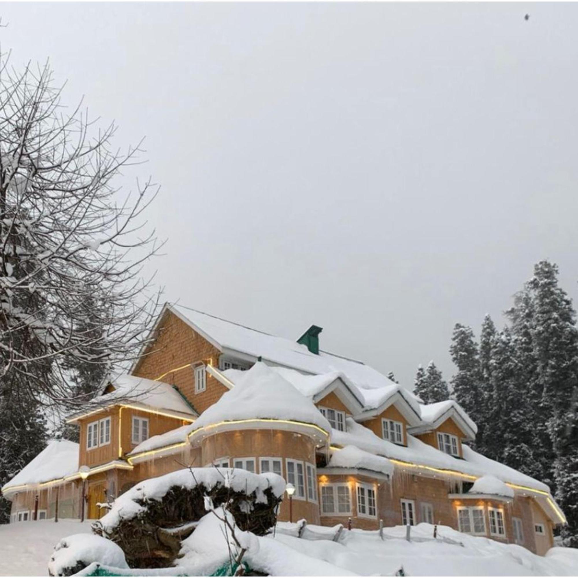 Gulmarg Ski Hill Resort Buitenkant foto